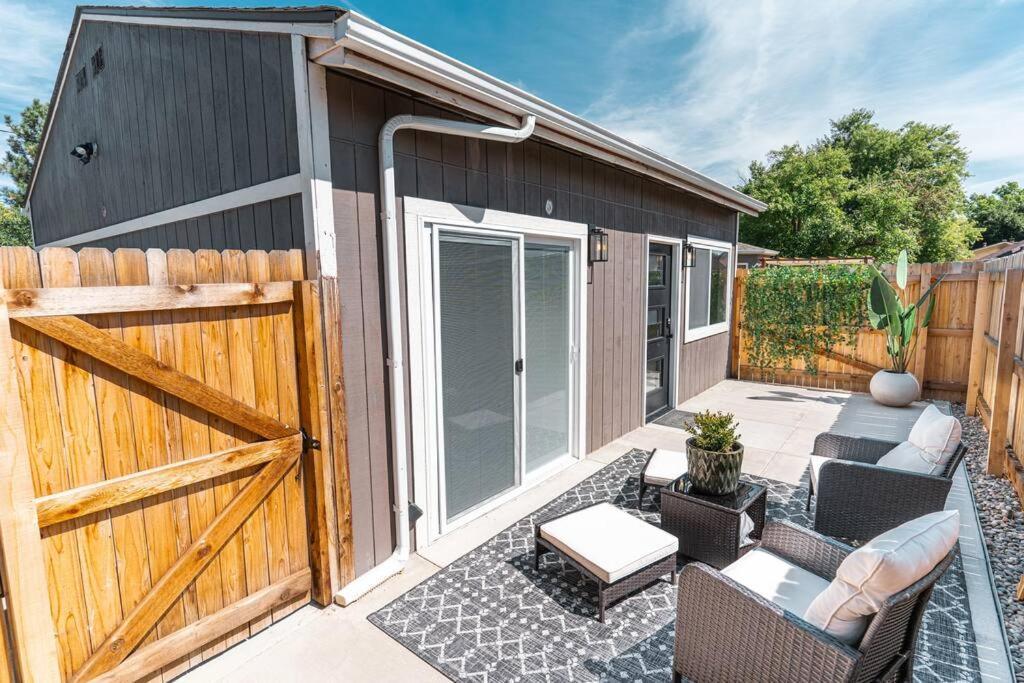 Beautiful Denver Carriage House Exterior photo